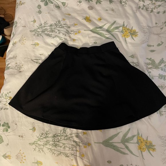 XS Black mini skater skirt - Picture 9 of 9